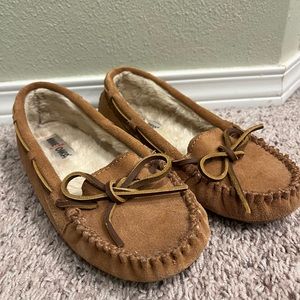 Minnetonka Slippers, size 7, light brown